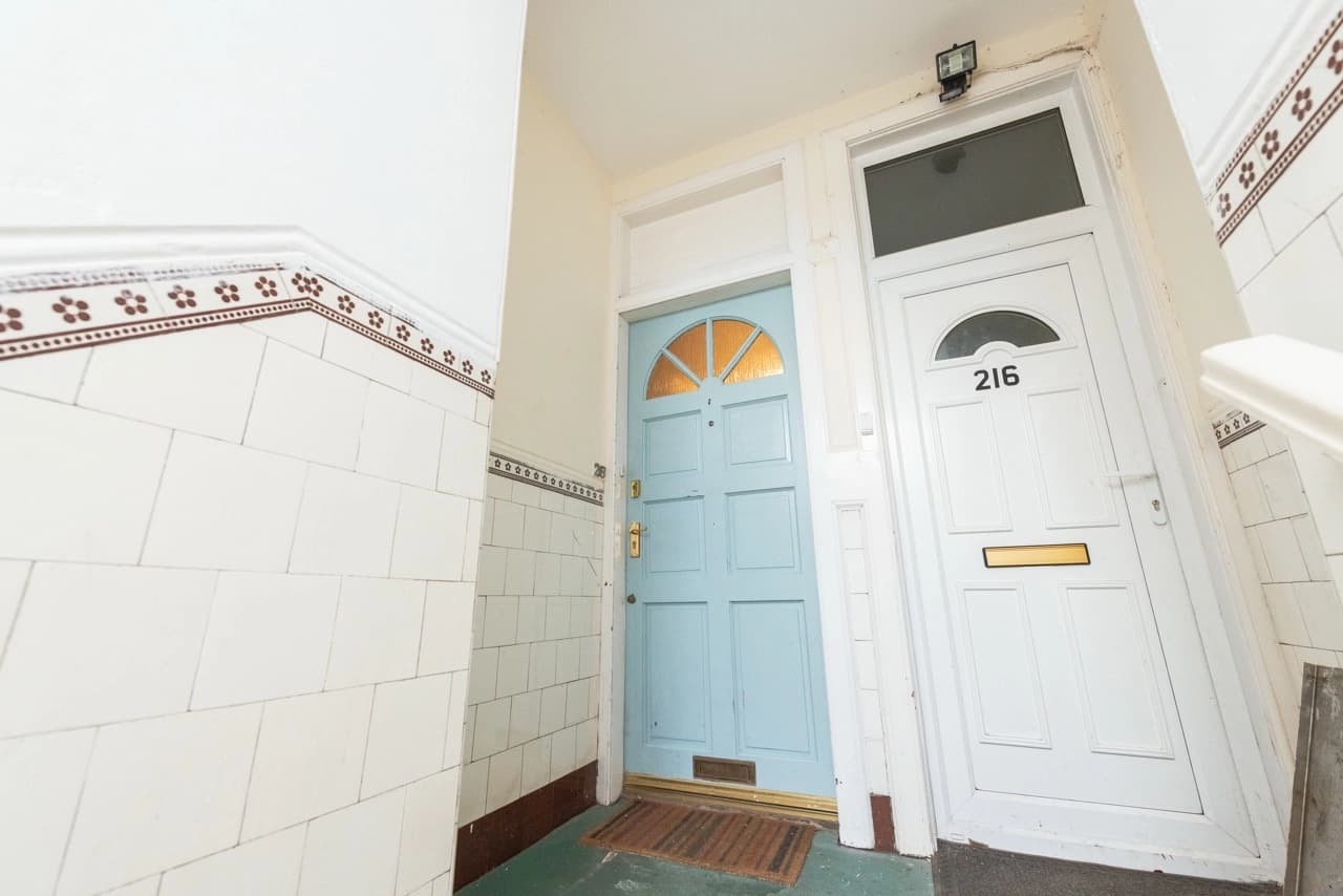 property photo 27 of 32