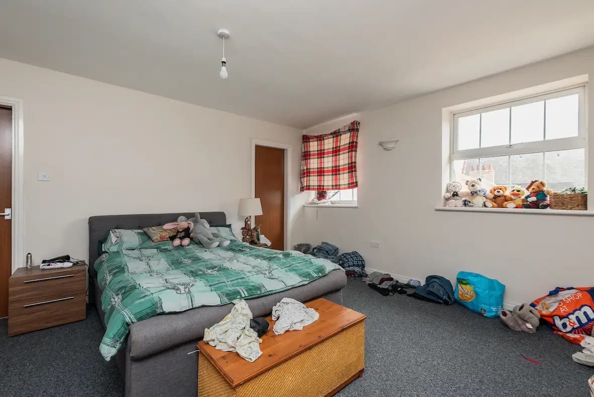 property photo 27 of 34