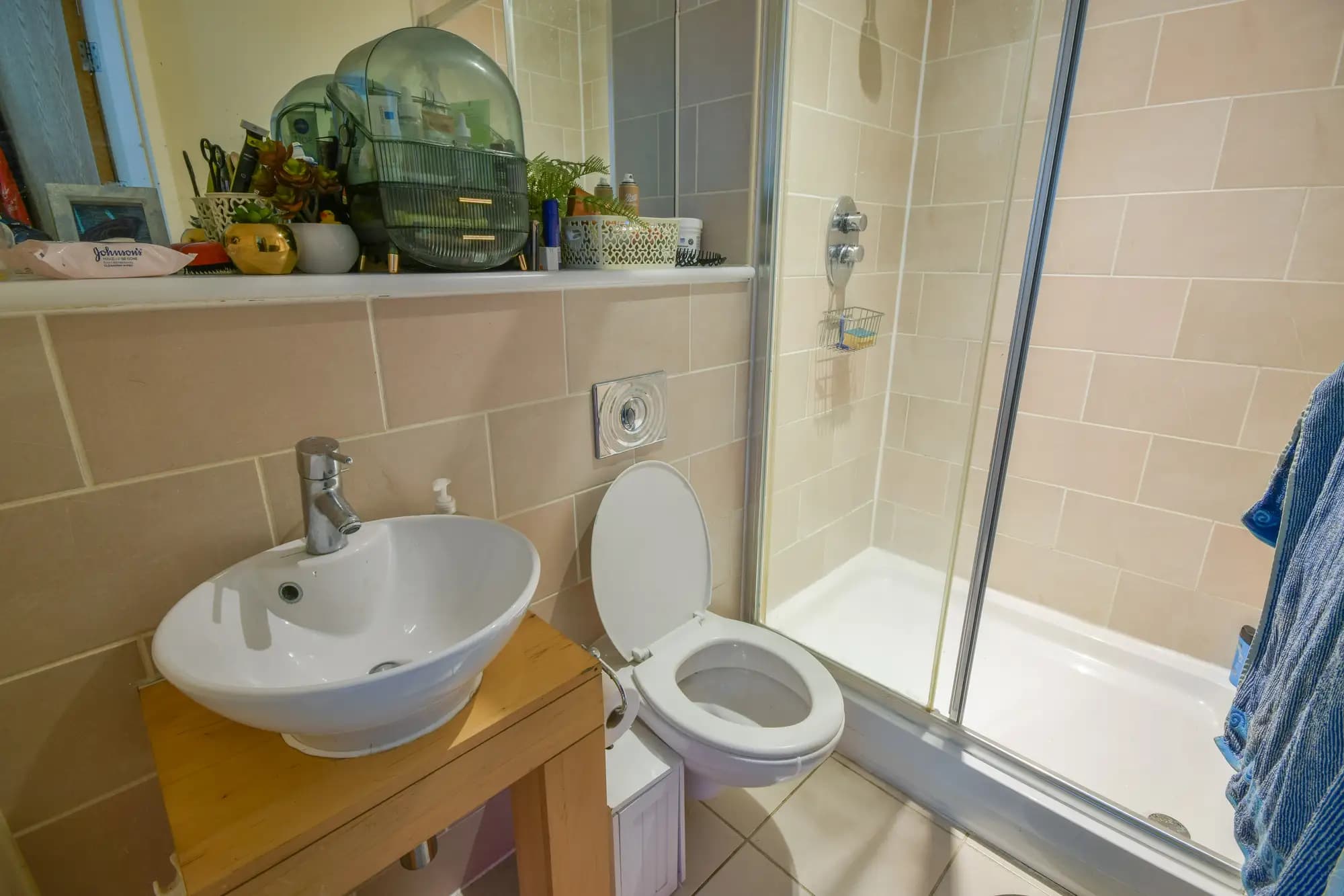 property photo 8 of 16