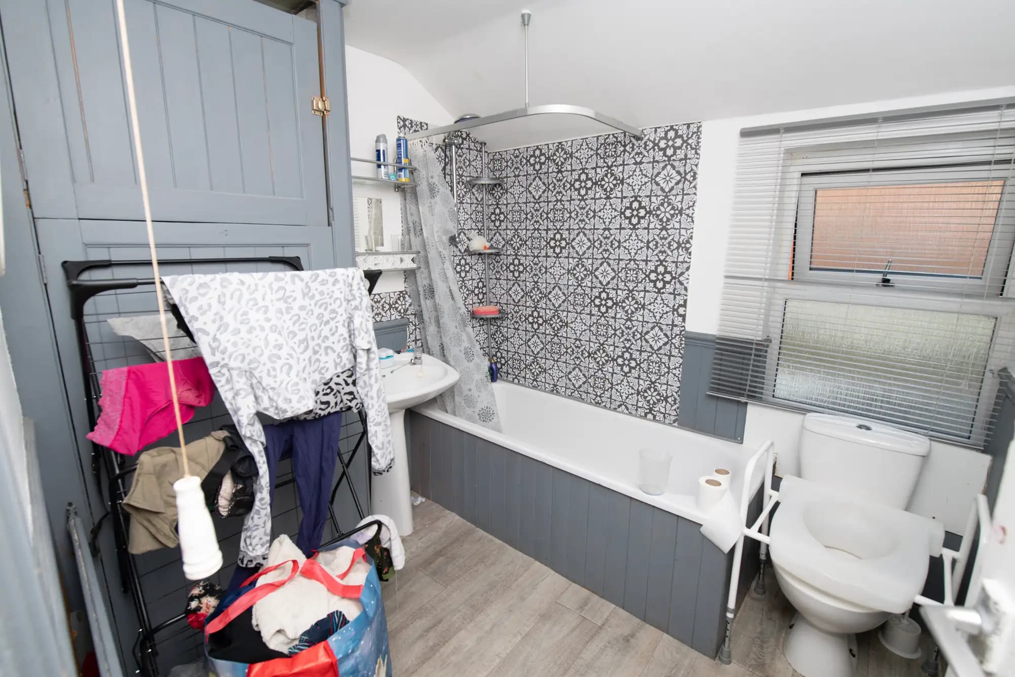 property photo 8 of 18