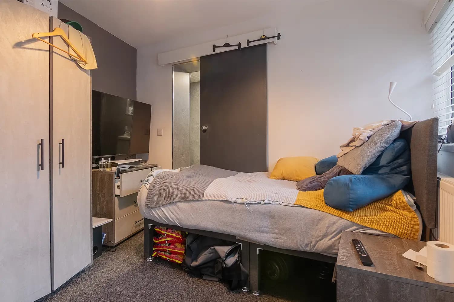 property photo 22 of 42