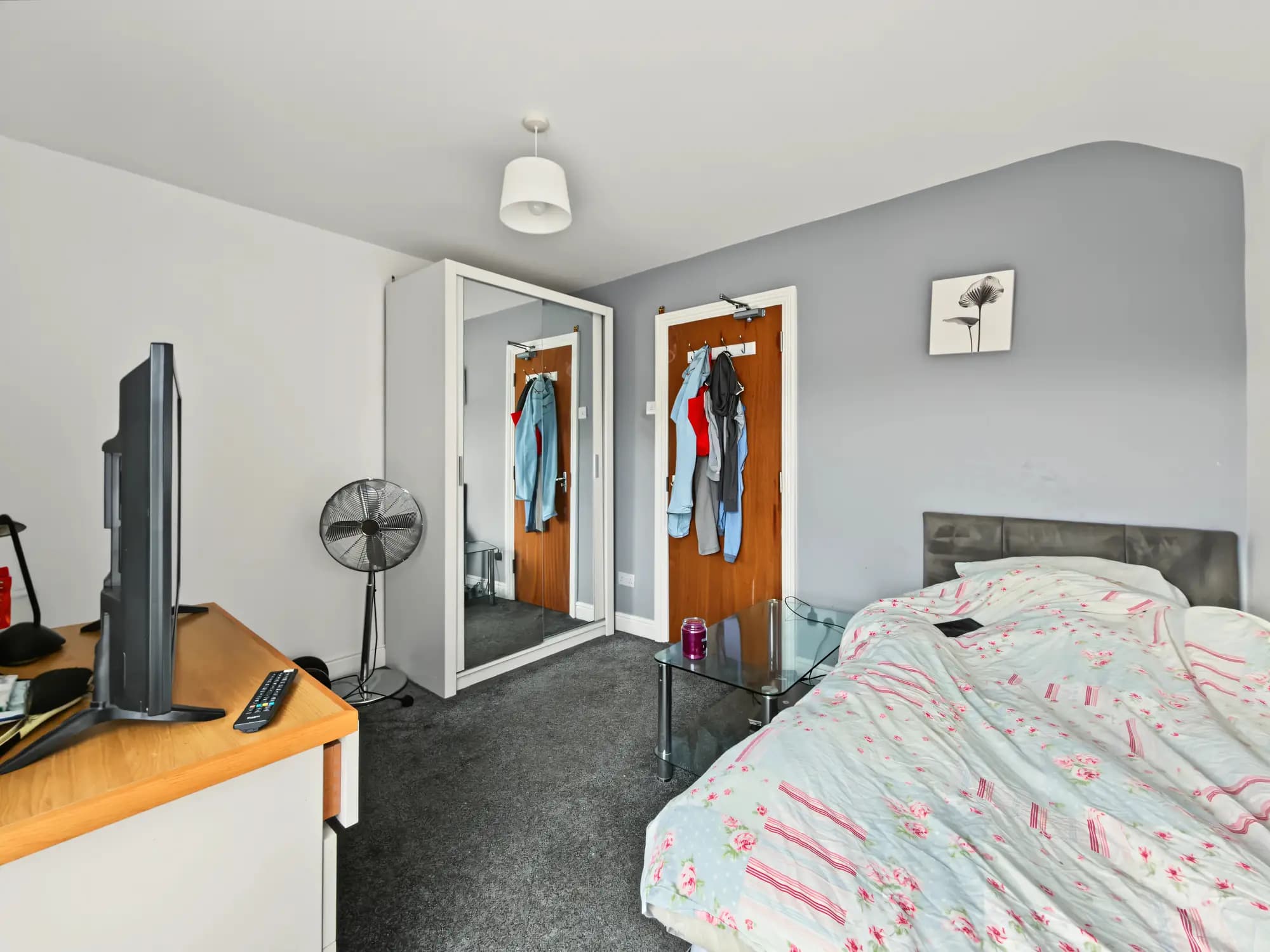 property photo 9 of 17