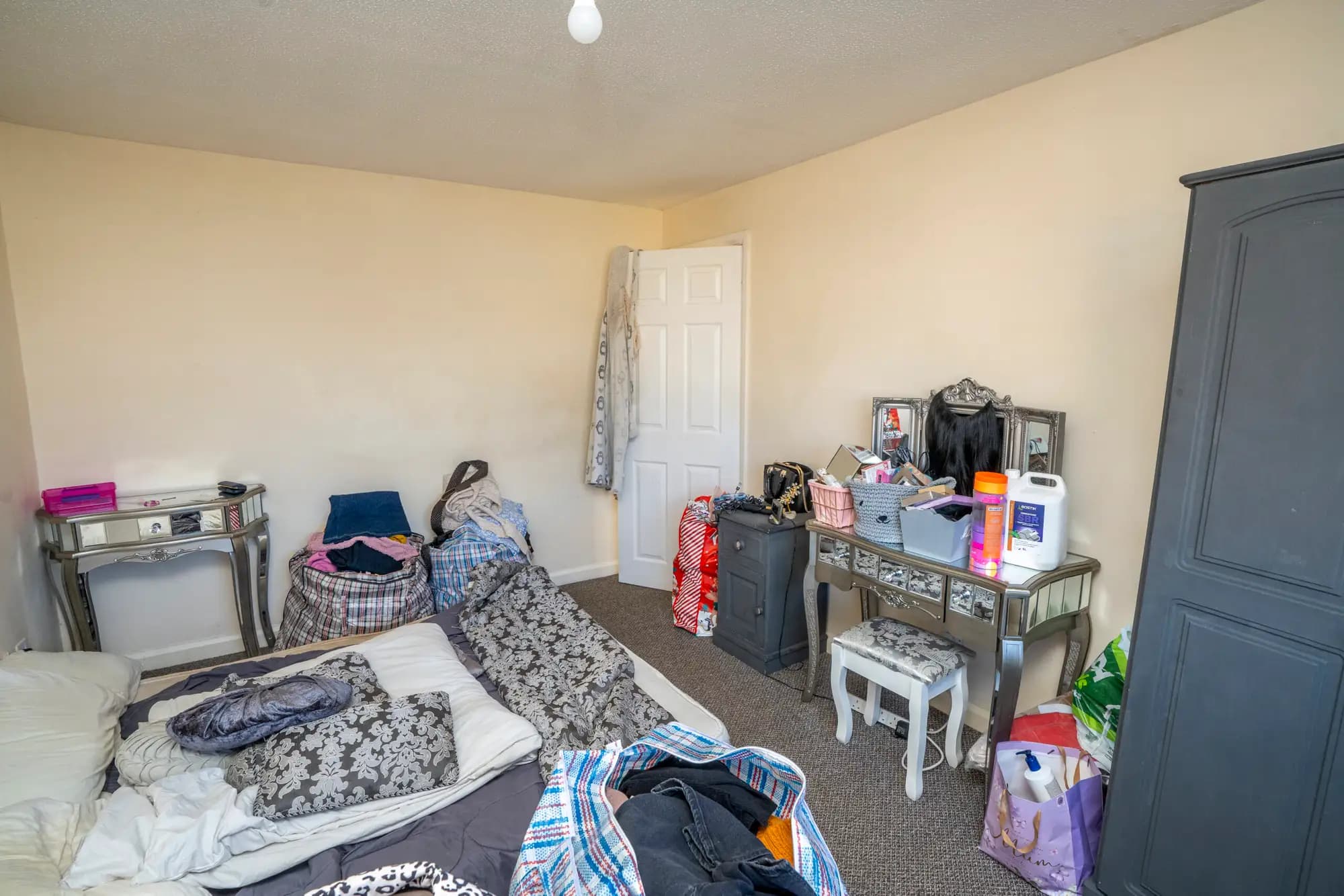 property photo 21 of 28