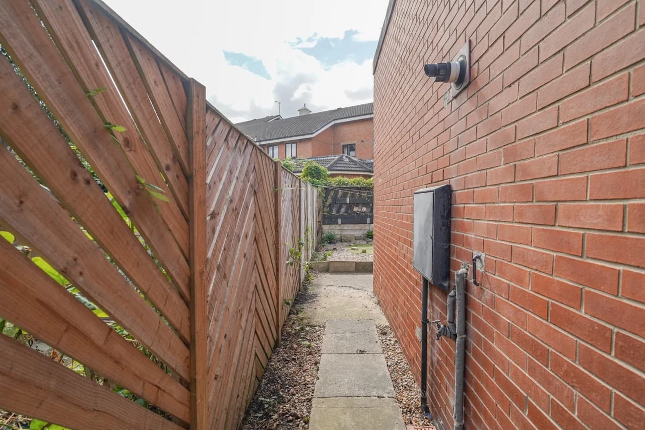 property photo 17 of 19