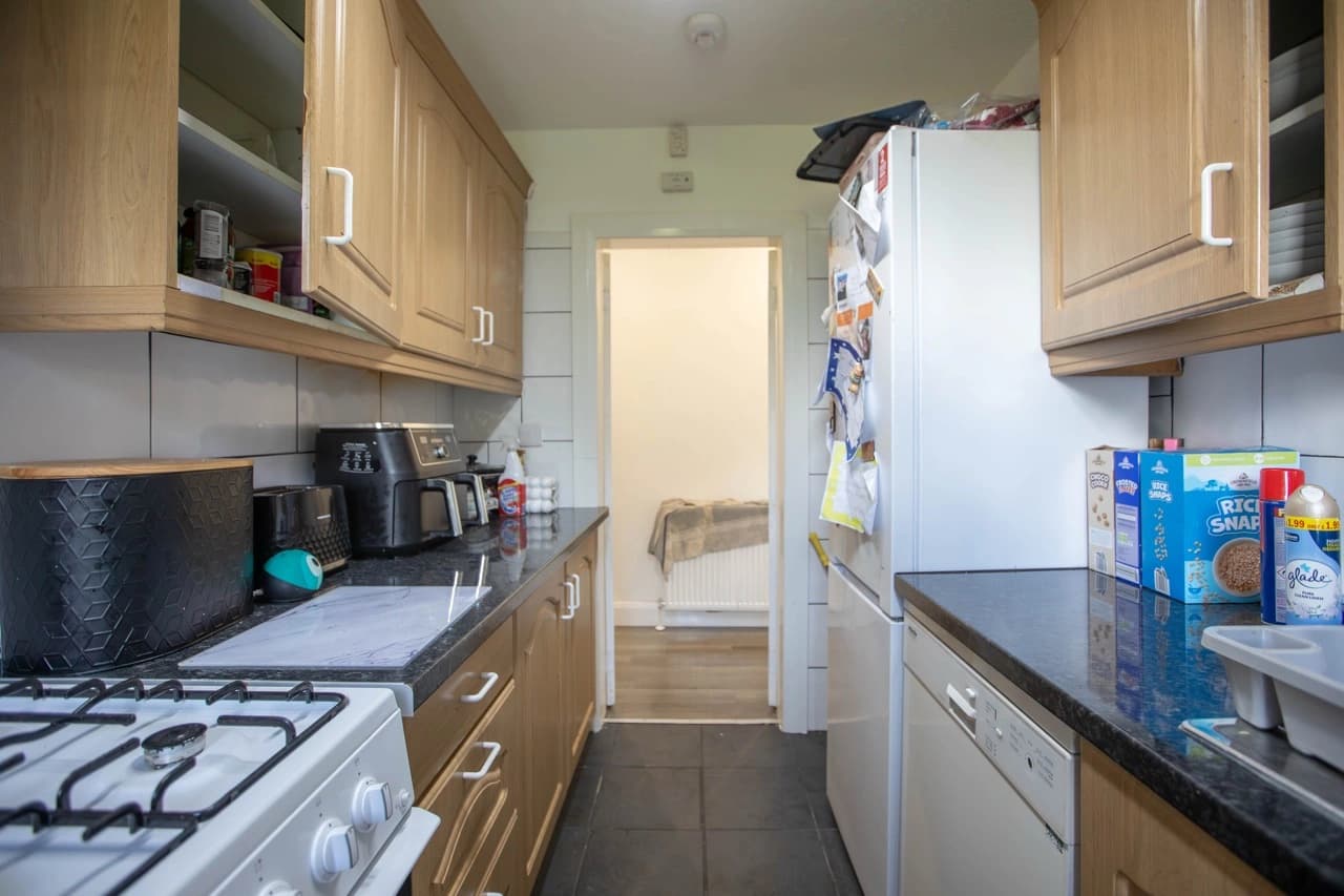 property photo 7 of 23