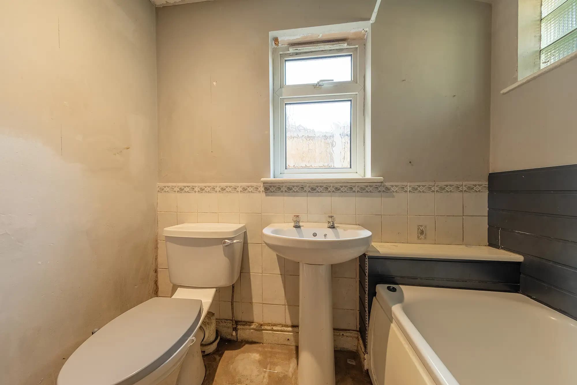 property photo 10 of 28
