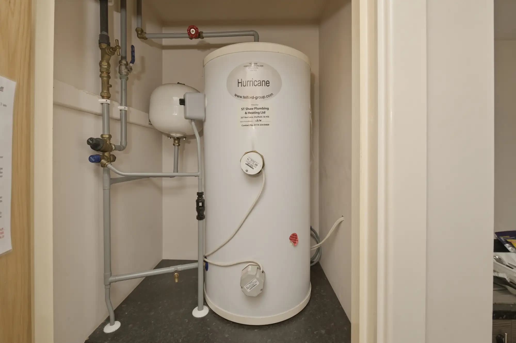 property photo 8 of 9