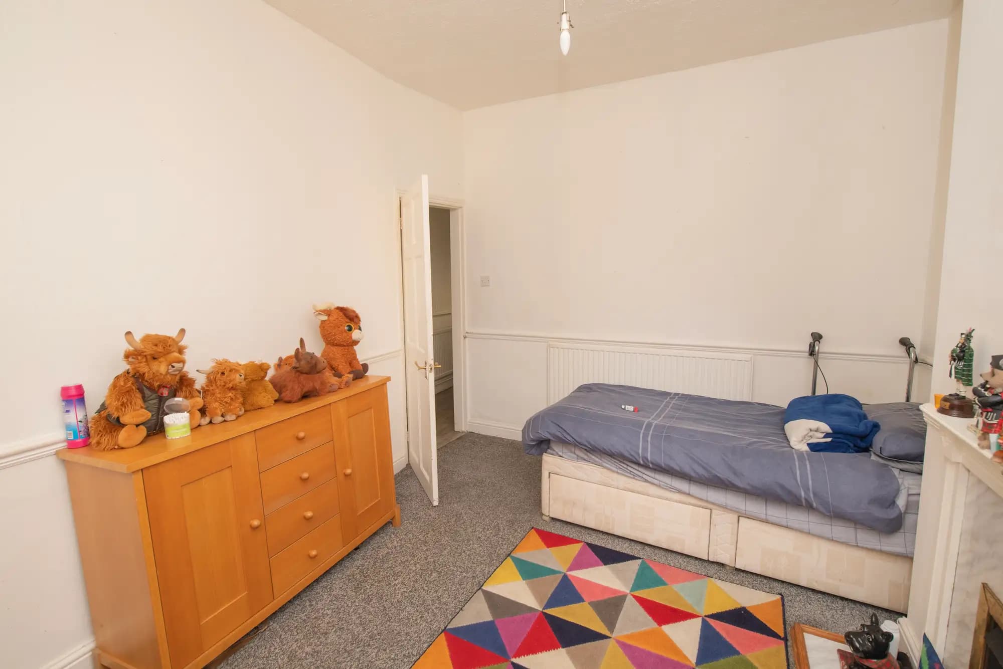 property photo 10 of 18