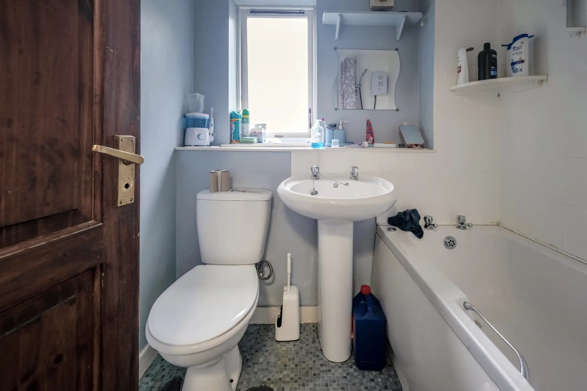 property photo 11 of 28