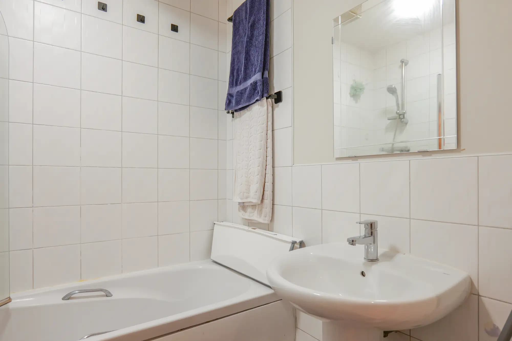 property photo 8 of 15