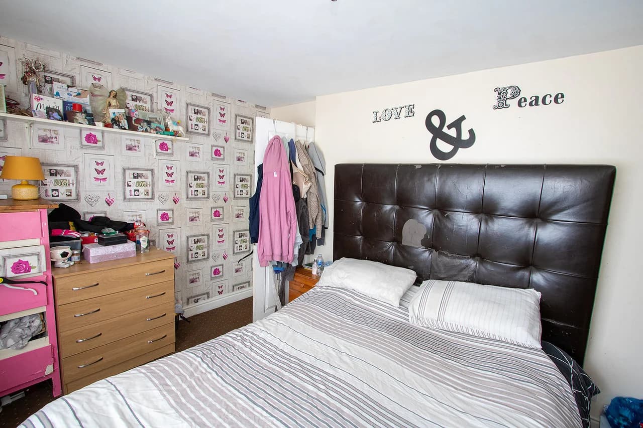property photo 15 of 25
