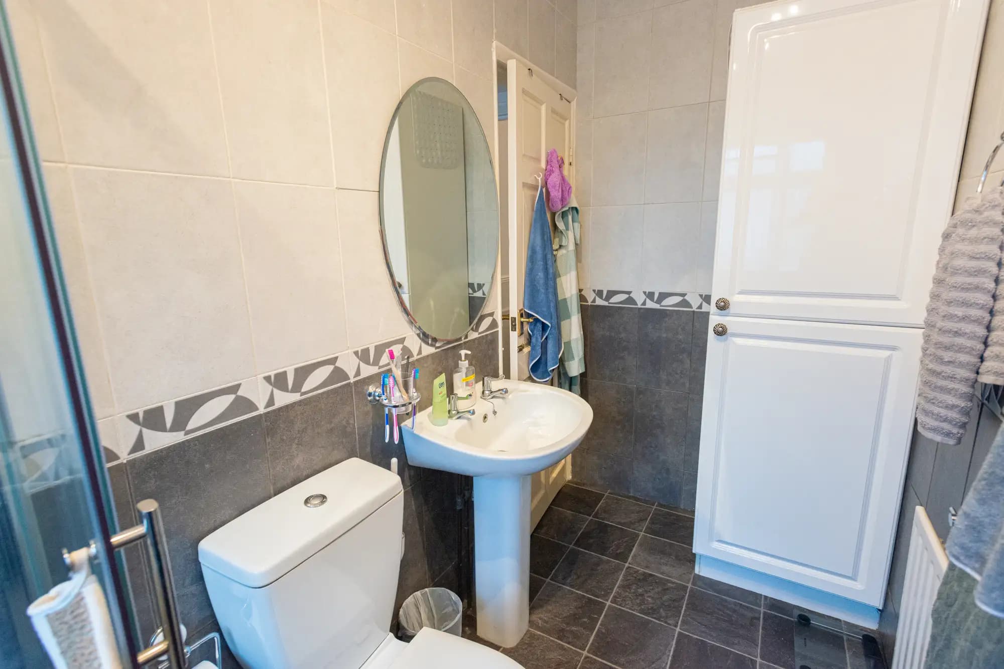 property photo 13 of 28