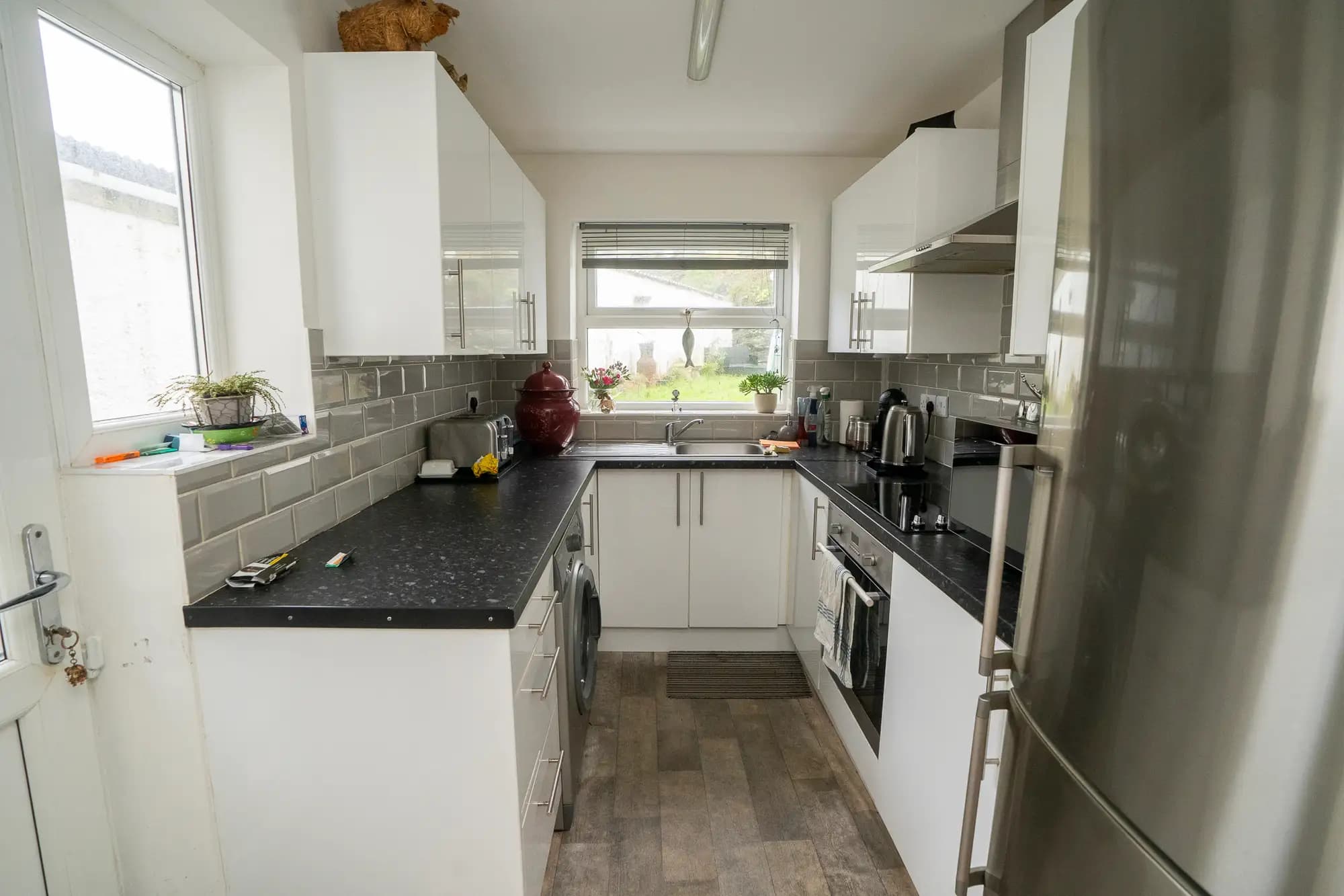 property photo 7 of 13
