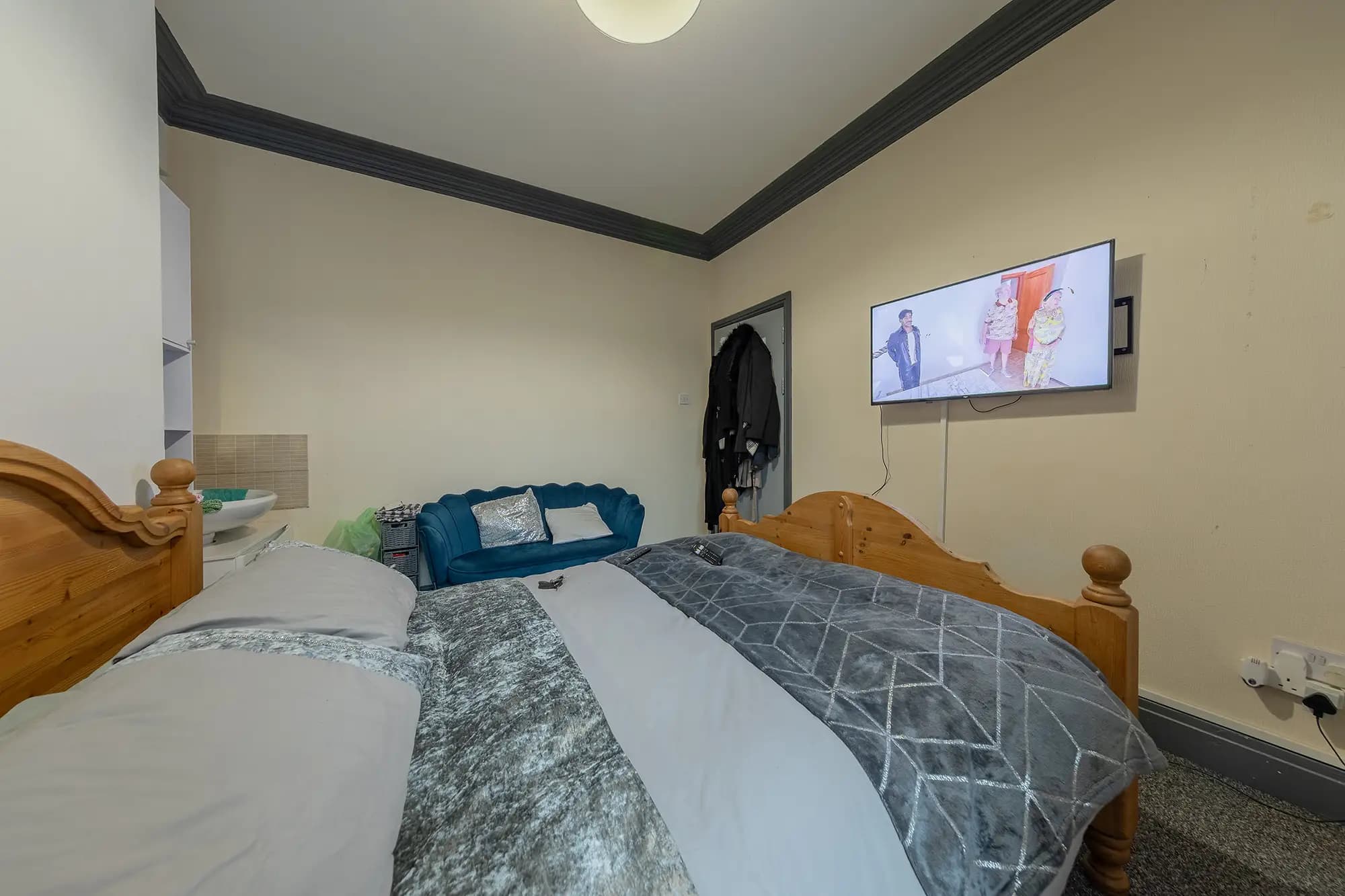 property photo 19 of 38