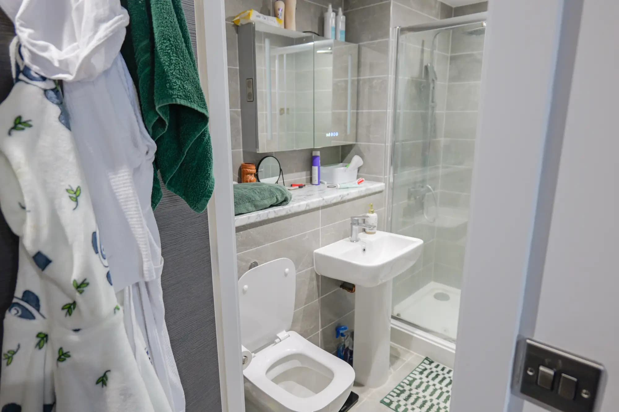 property photo 6 of 24