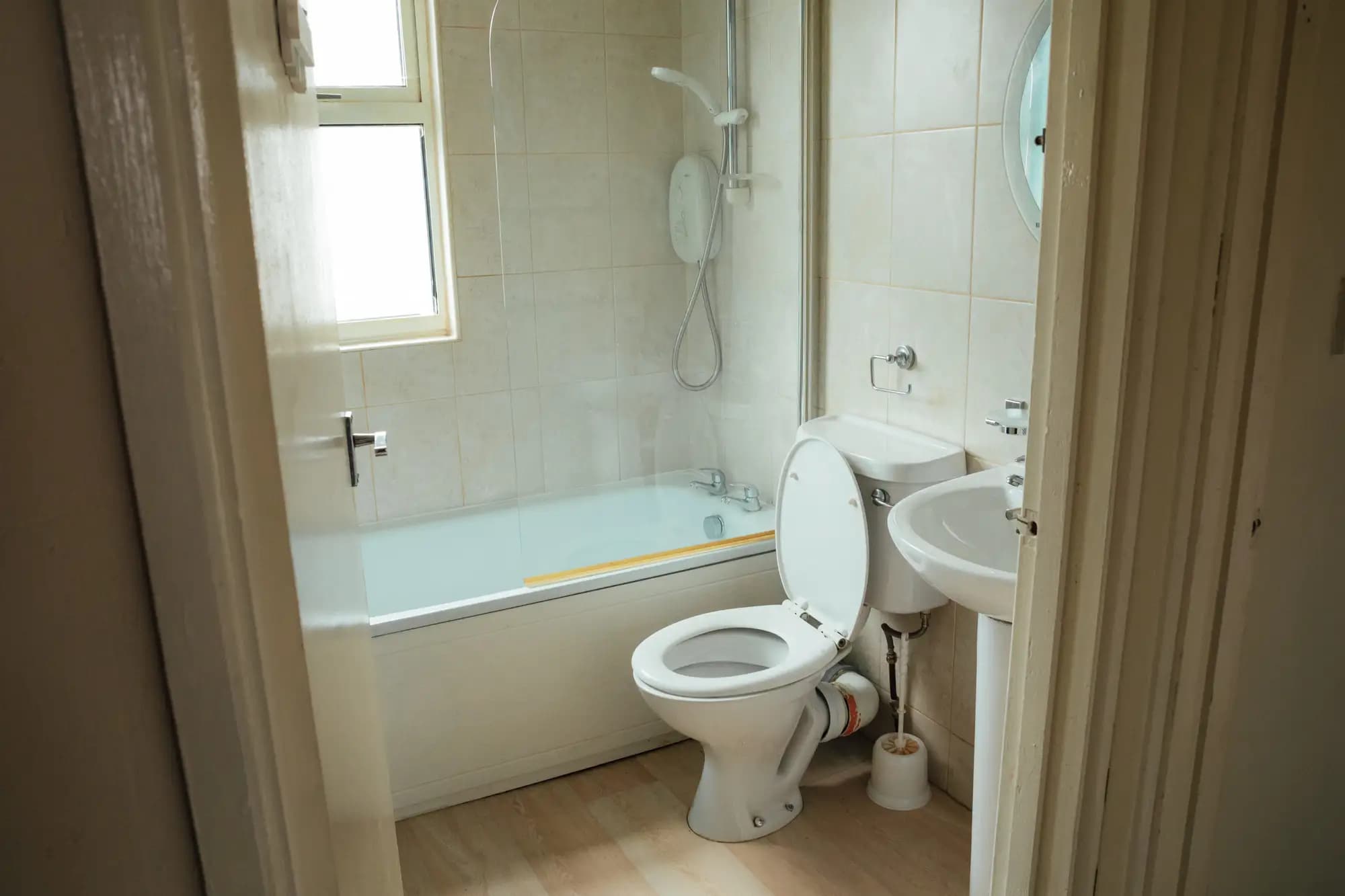 property photo 9 of 23