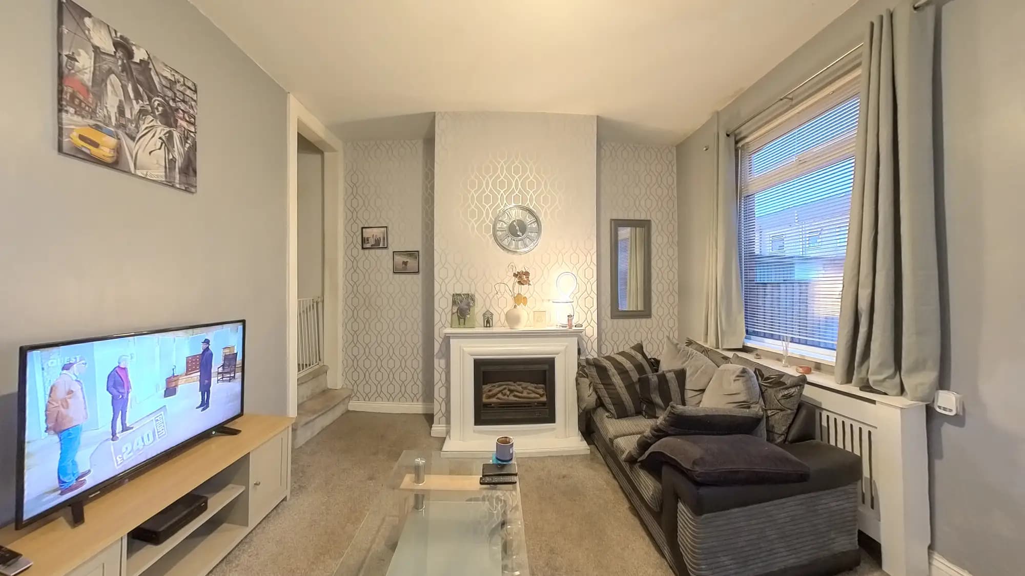 property photo 6 of 18