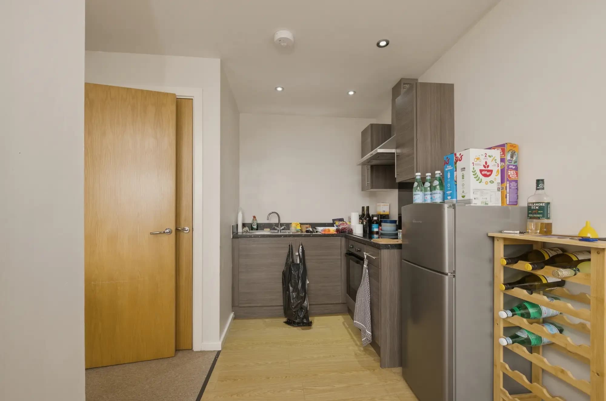 property photo 4 of 9