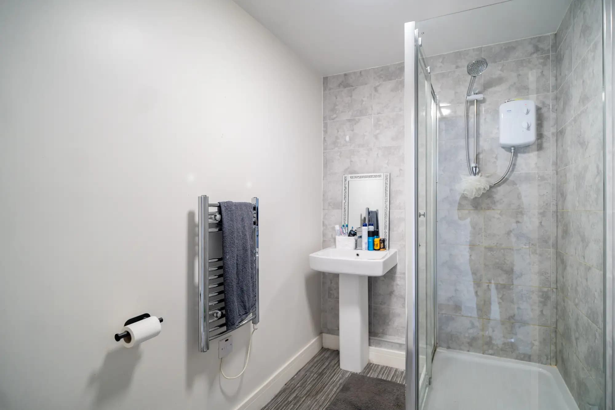 property photo 9 of 43