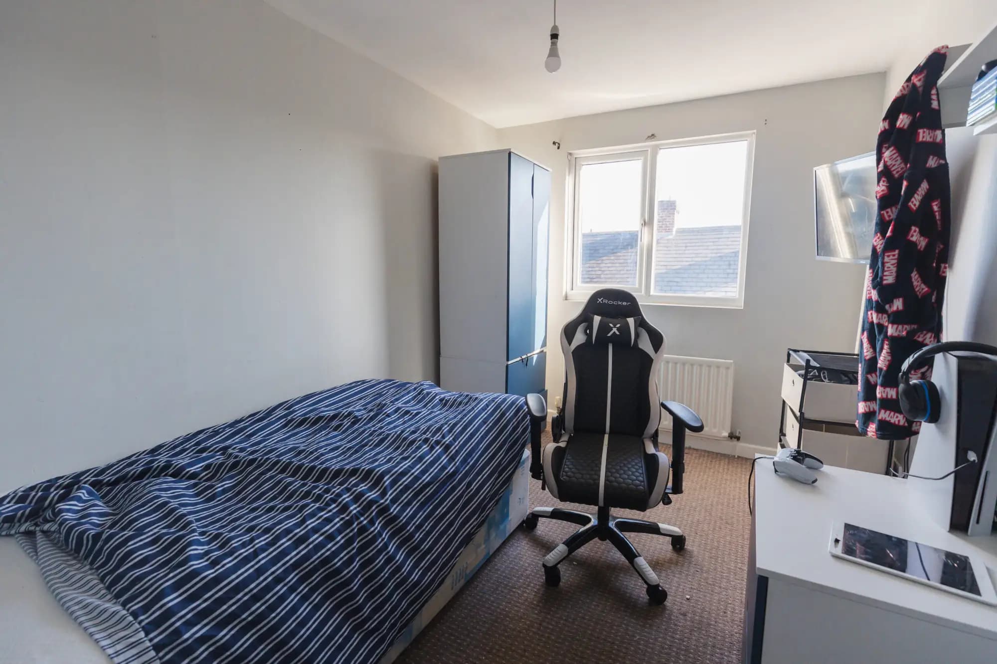 property photo 10 of 17