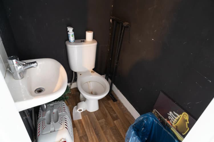 property photo 8 of 22