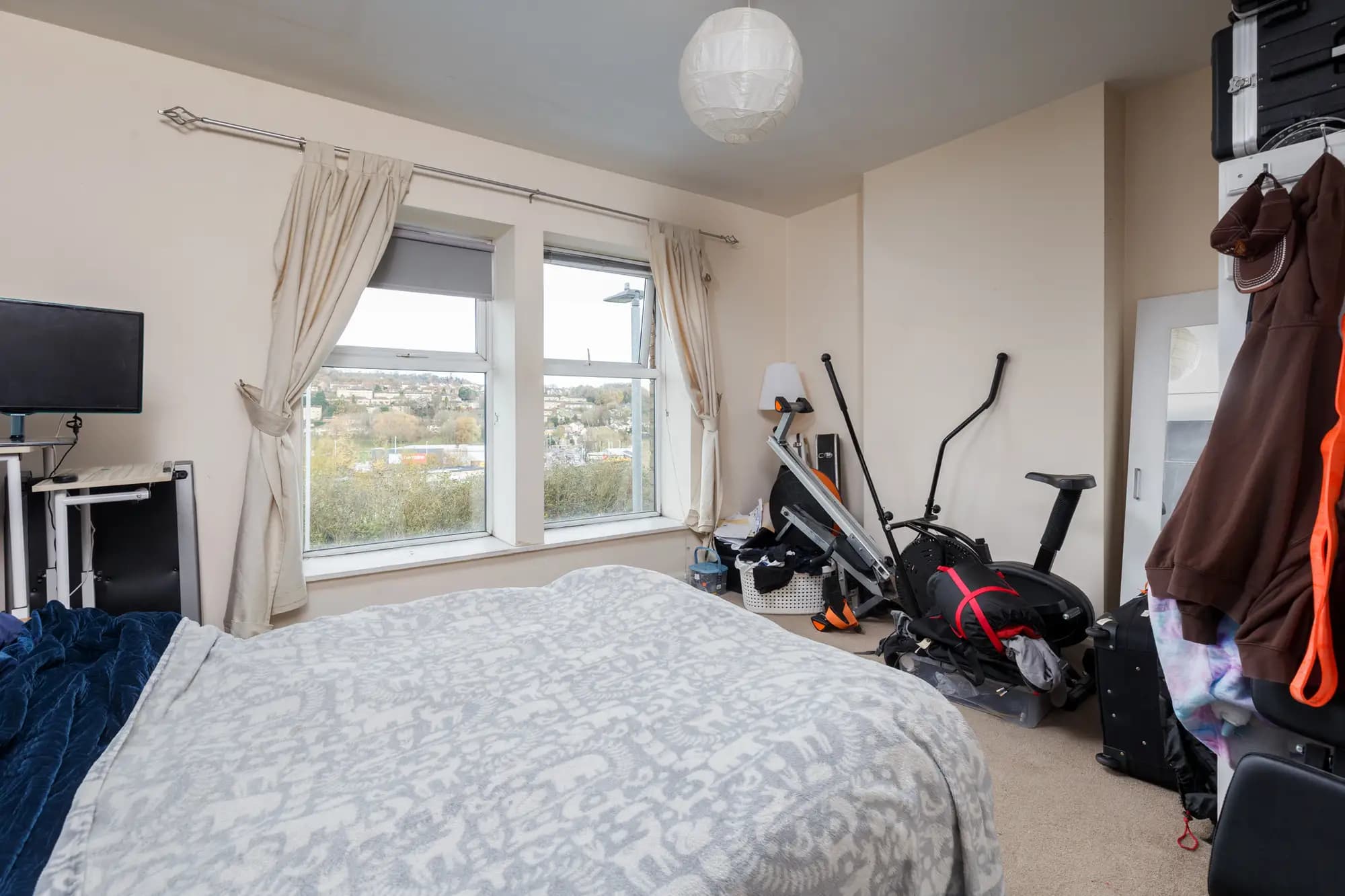 property photo 9 of 13