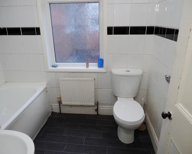 property photo 8 of 19