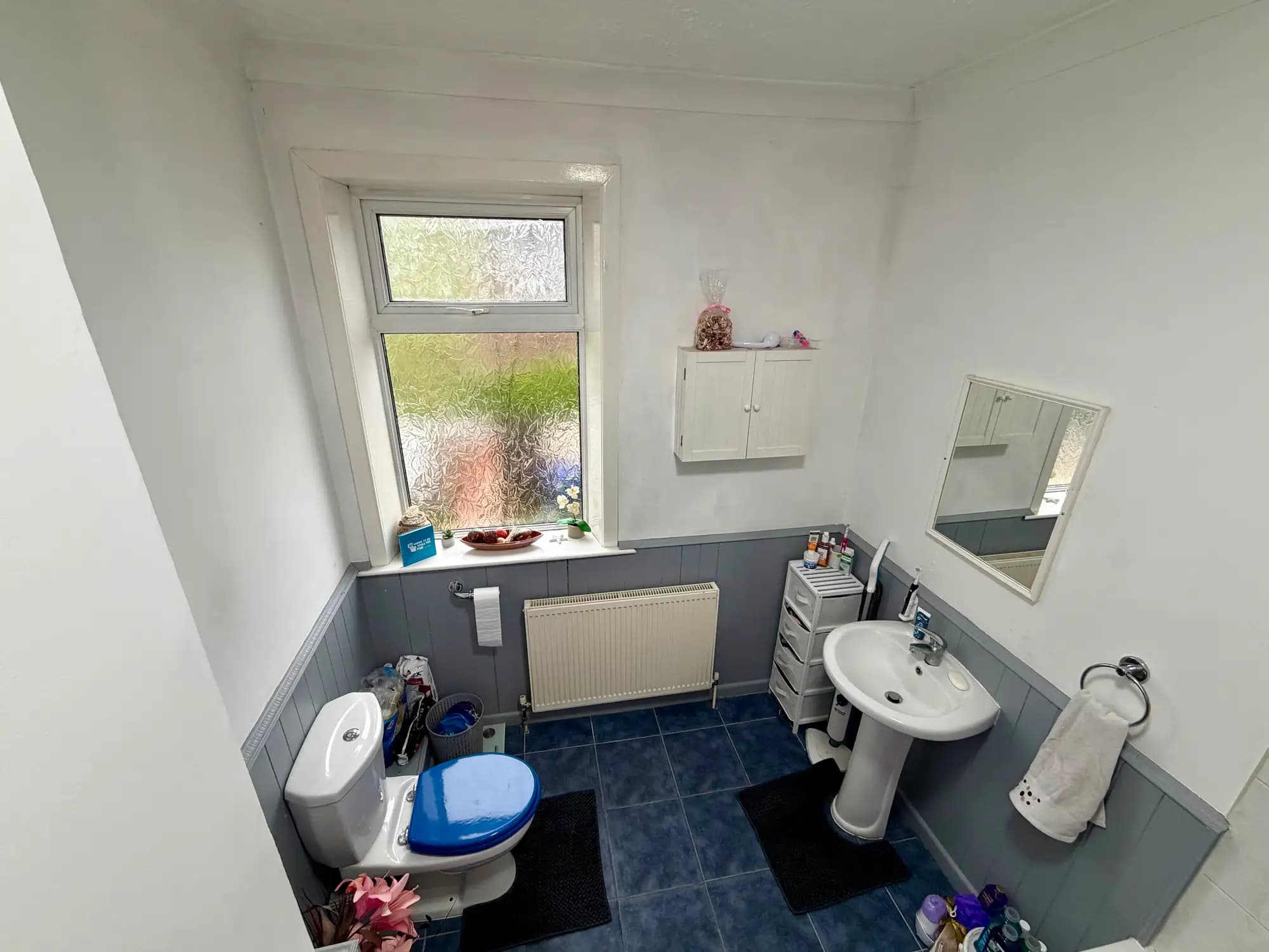 property photo 8 of 17