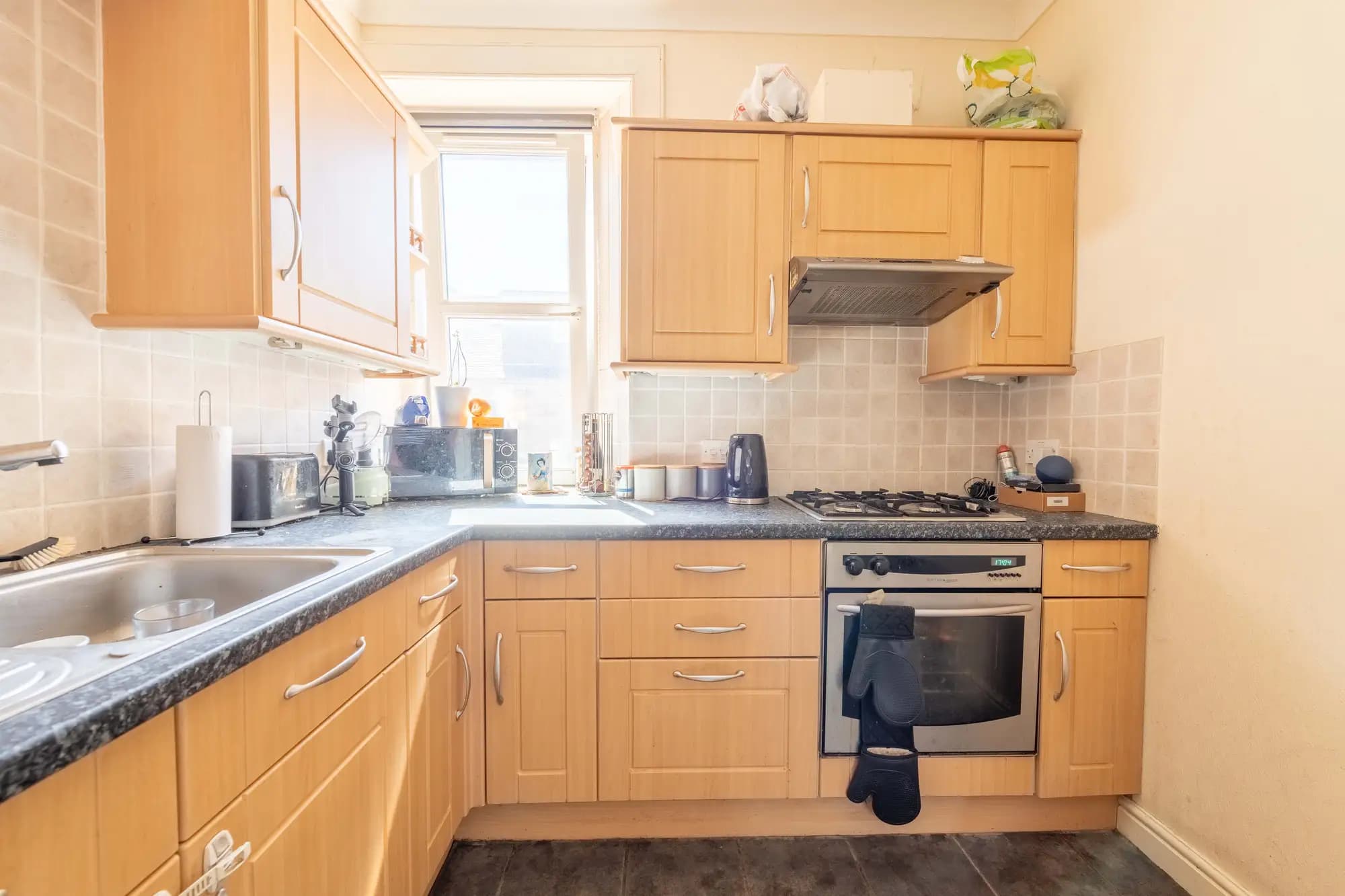 property photo 6 of 33