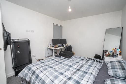 property photo 14 of 25