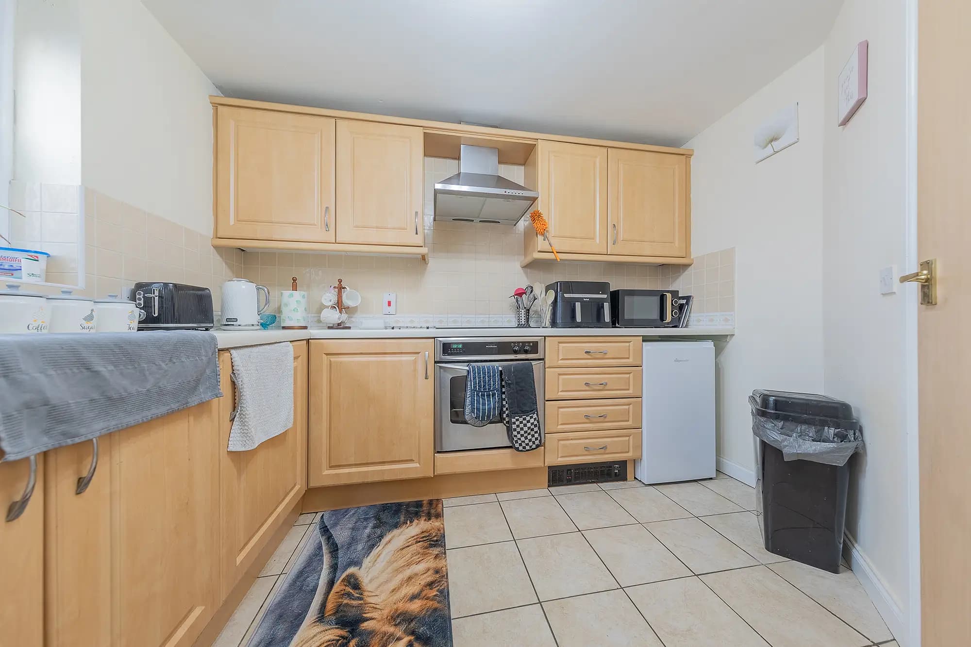 property photo 6 of 17