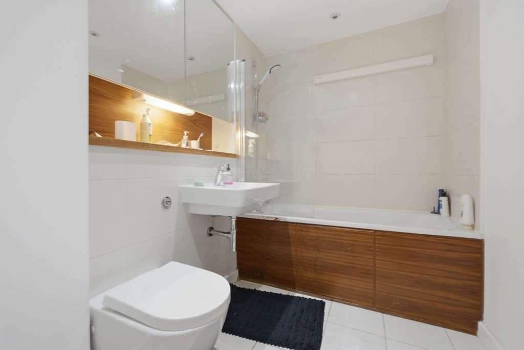 property photo 7 of 16