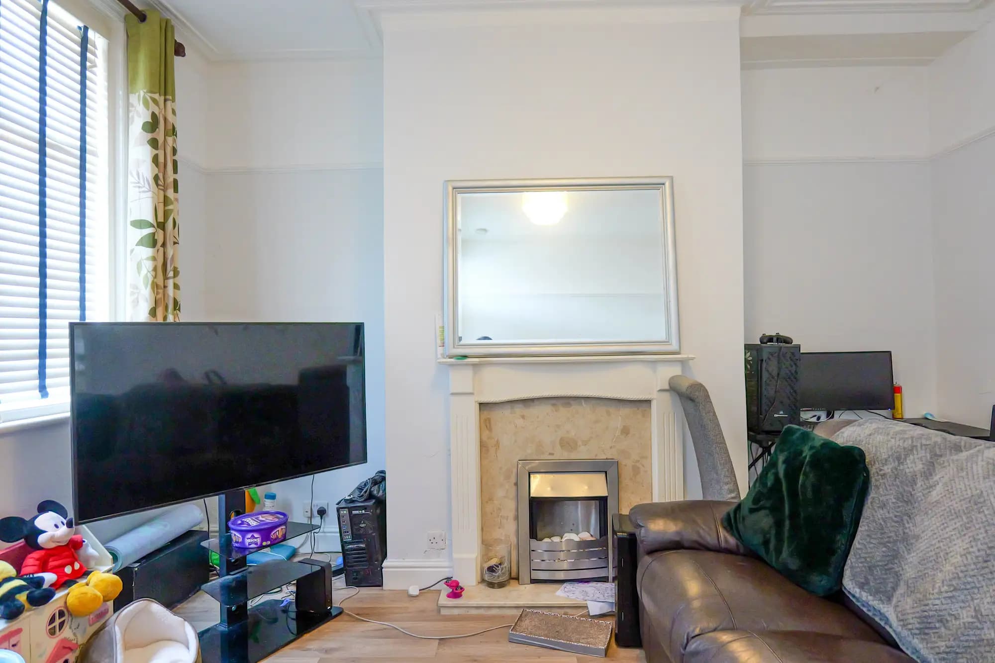 property photo 2 of 20