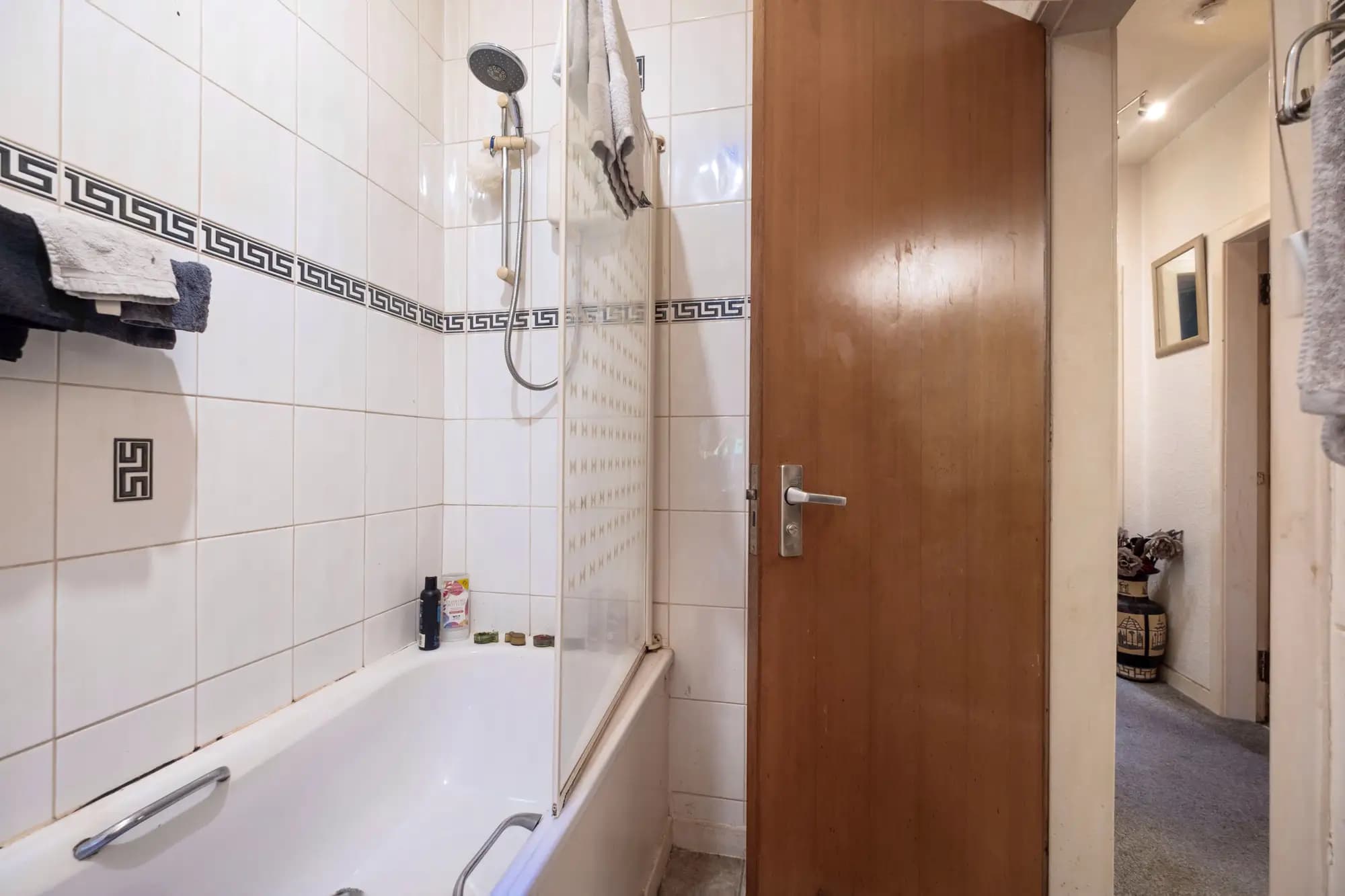 property photo 8 of 20