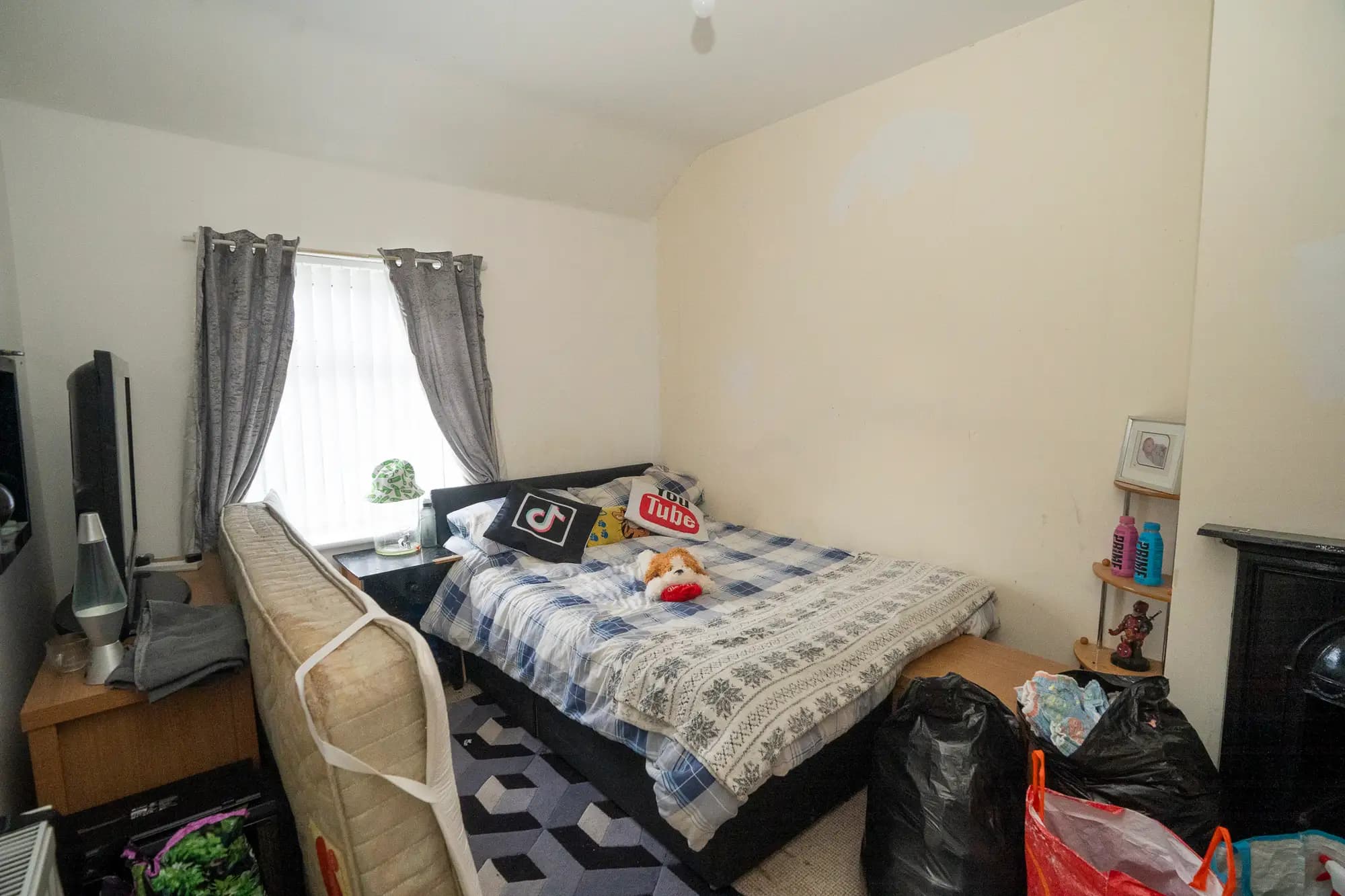property photo 9 of 15