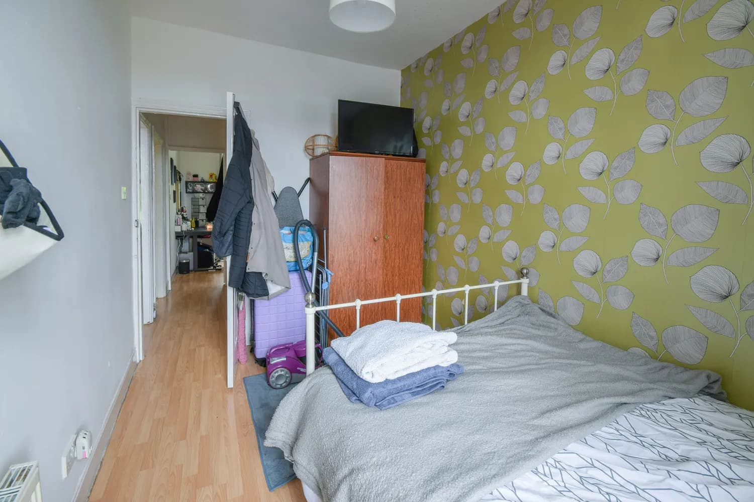 property photo 8 of 17