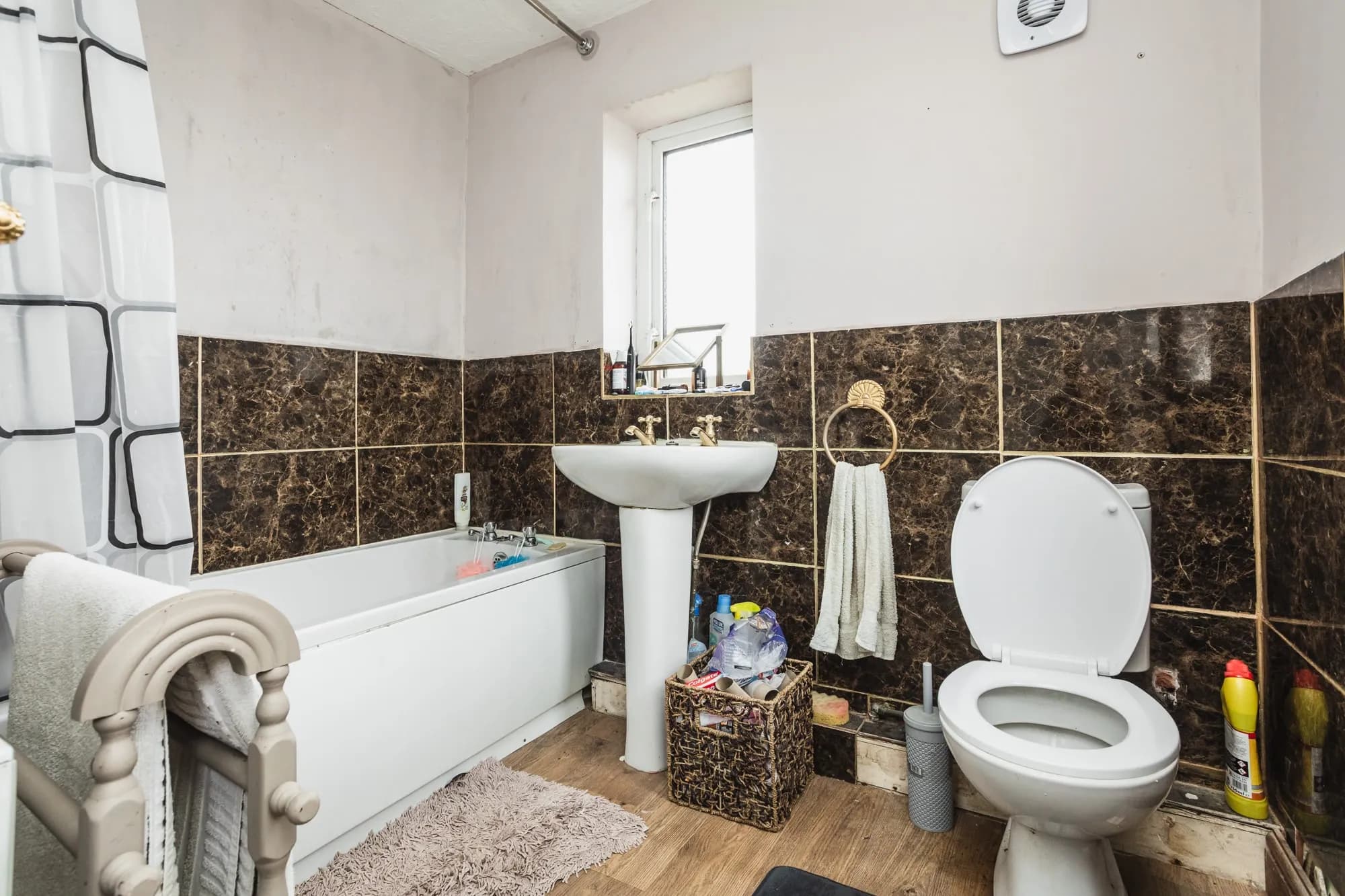 property photo 14 of 32