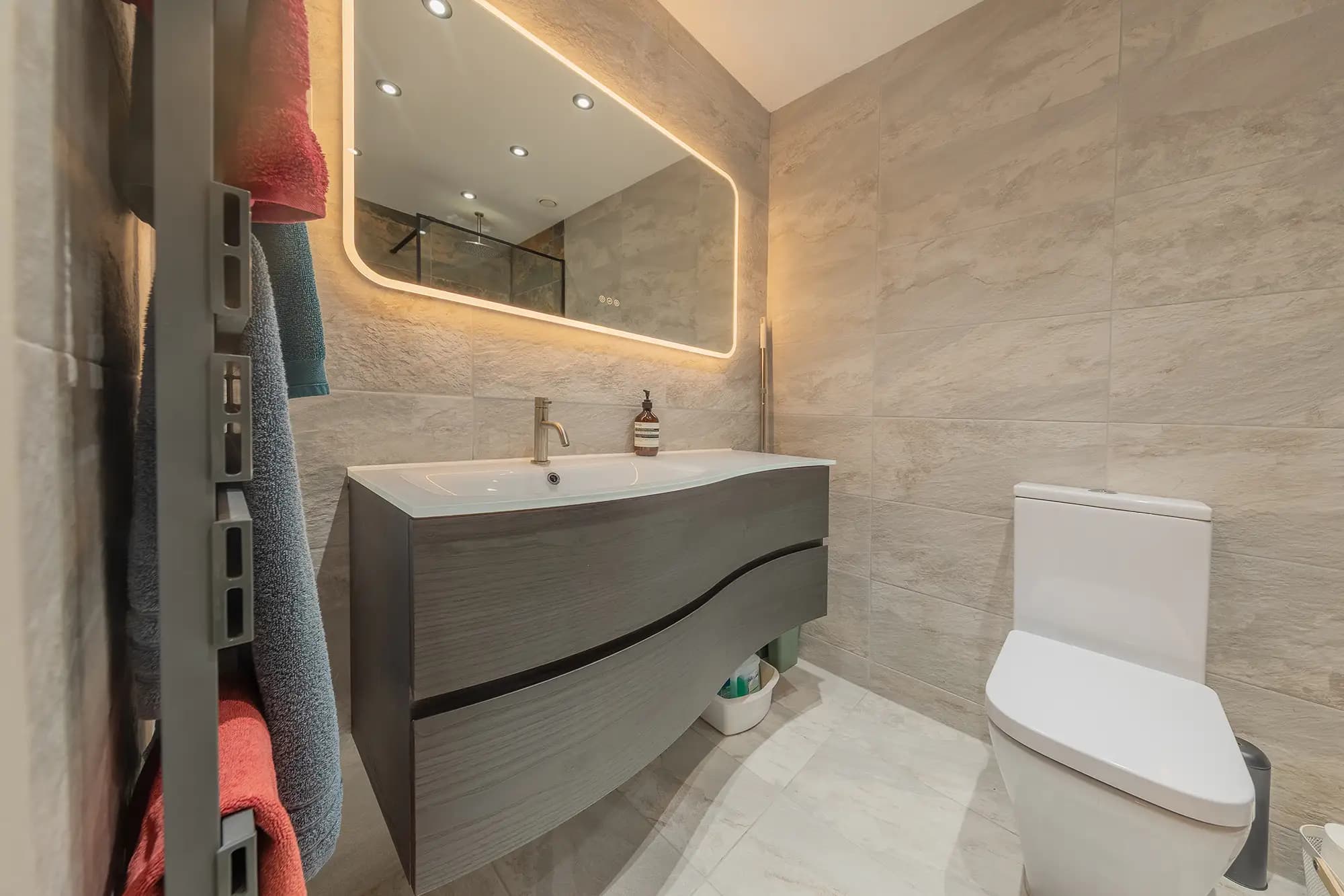 property photo 9 of 17