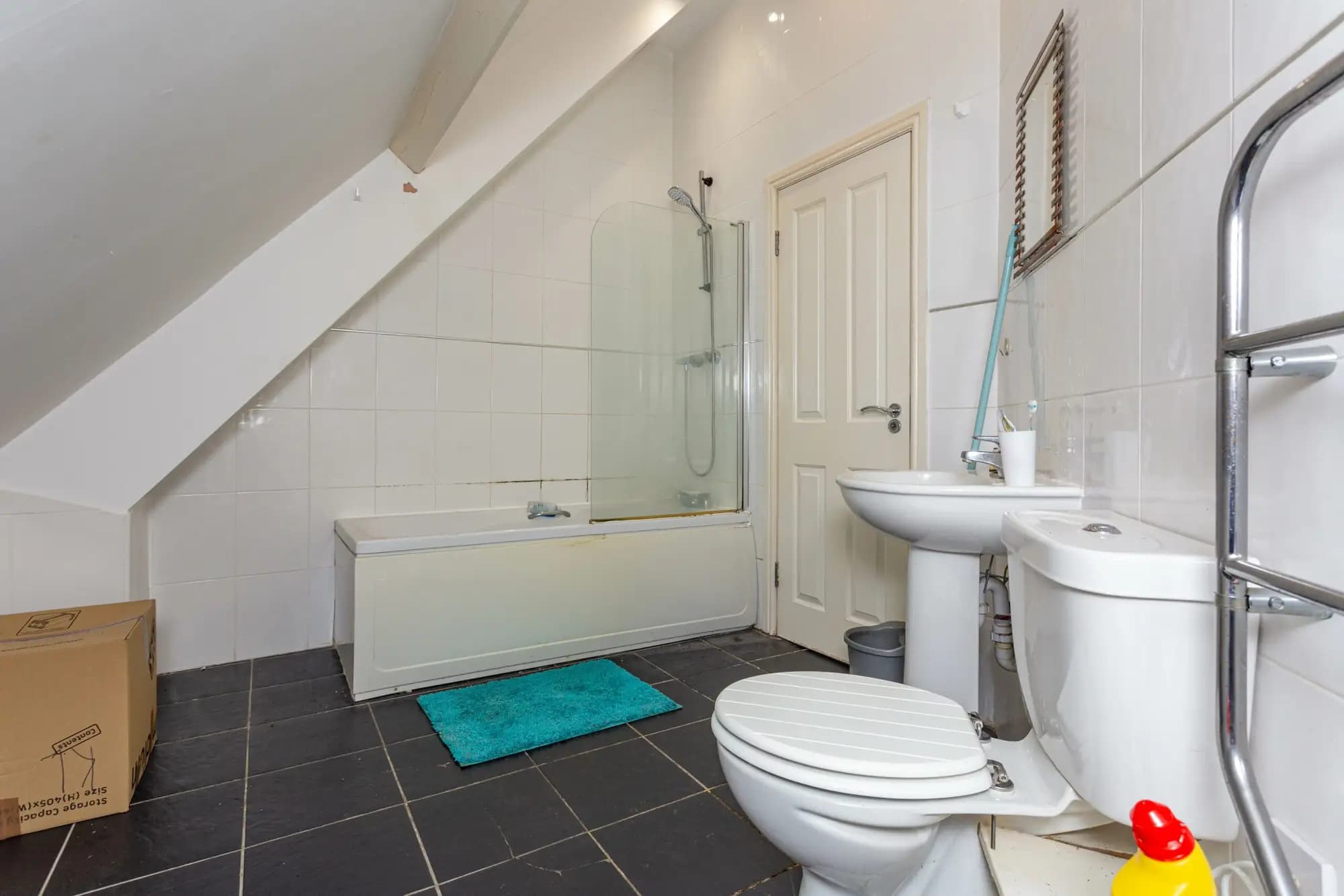 property photo 9 of 18