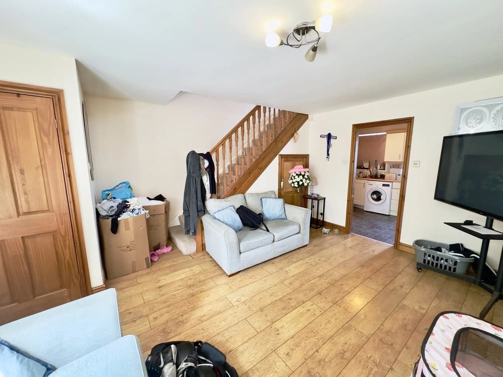 property photo 4 of 16