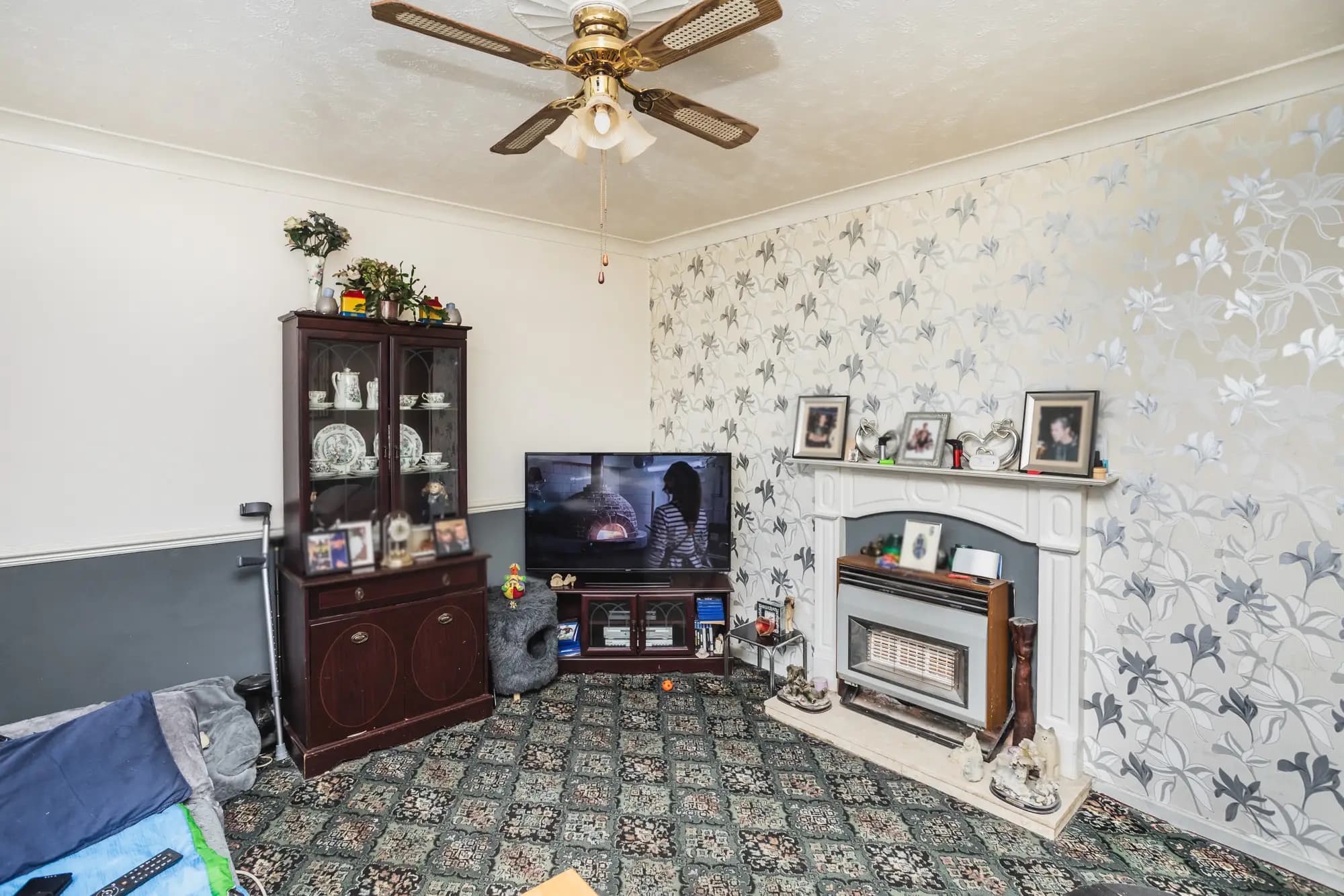 property photo 3 of 23