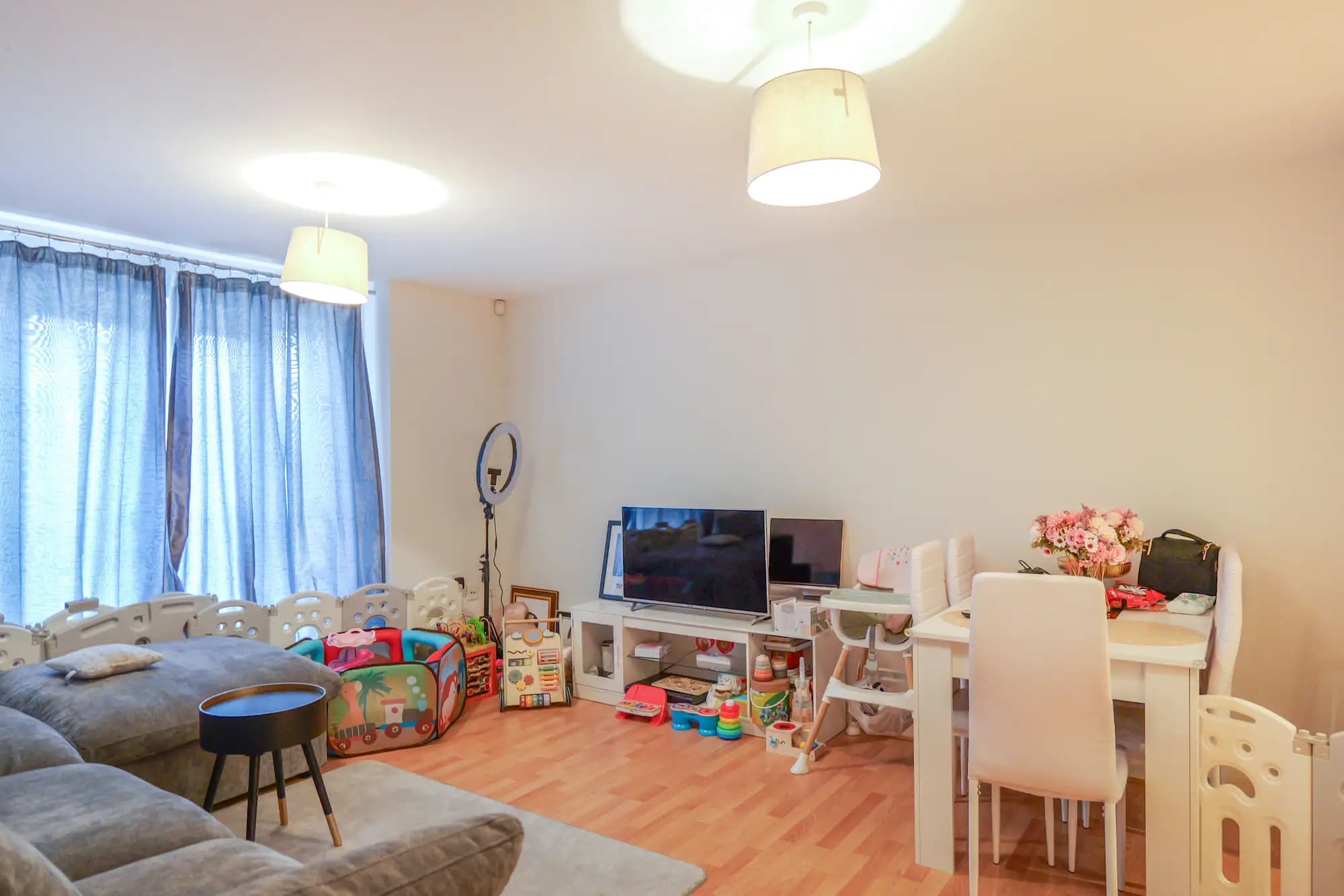 property photo 4 of 15