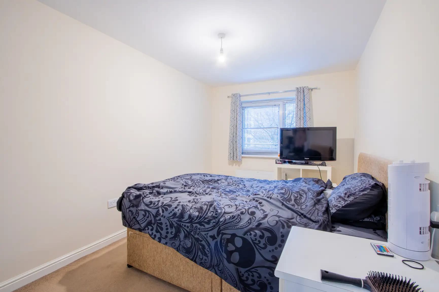 property photo 7 of 13