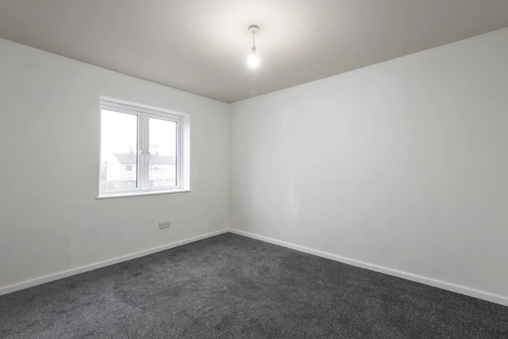 property photo 11 of 28