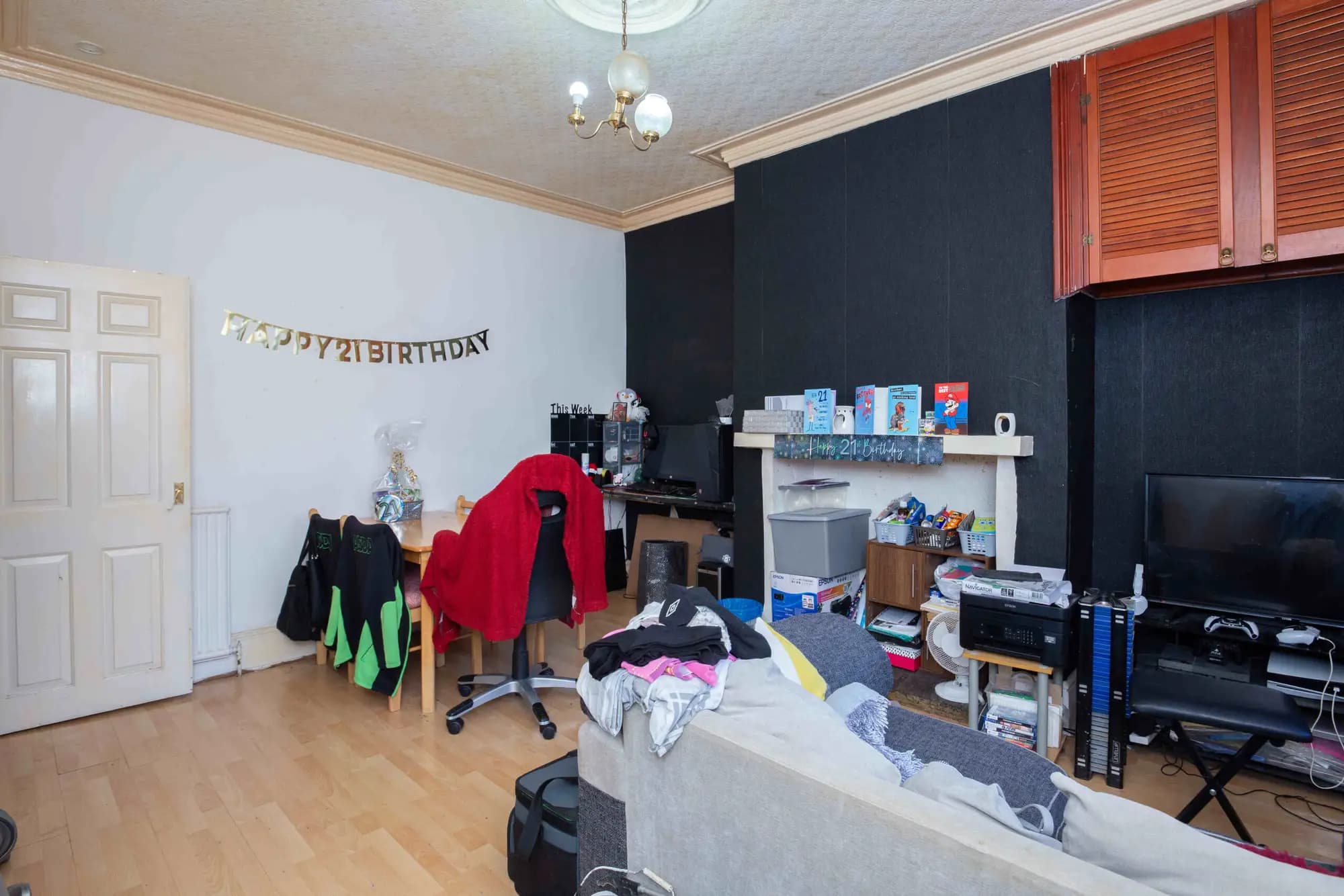 property photo 4 of 17