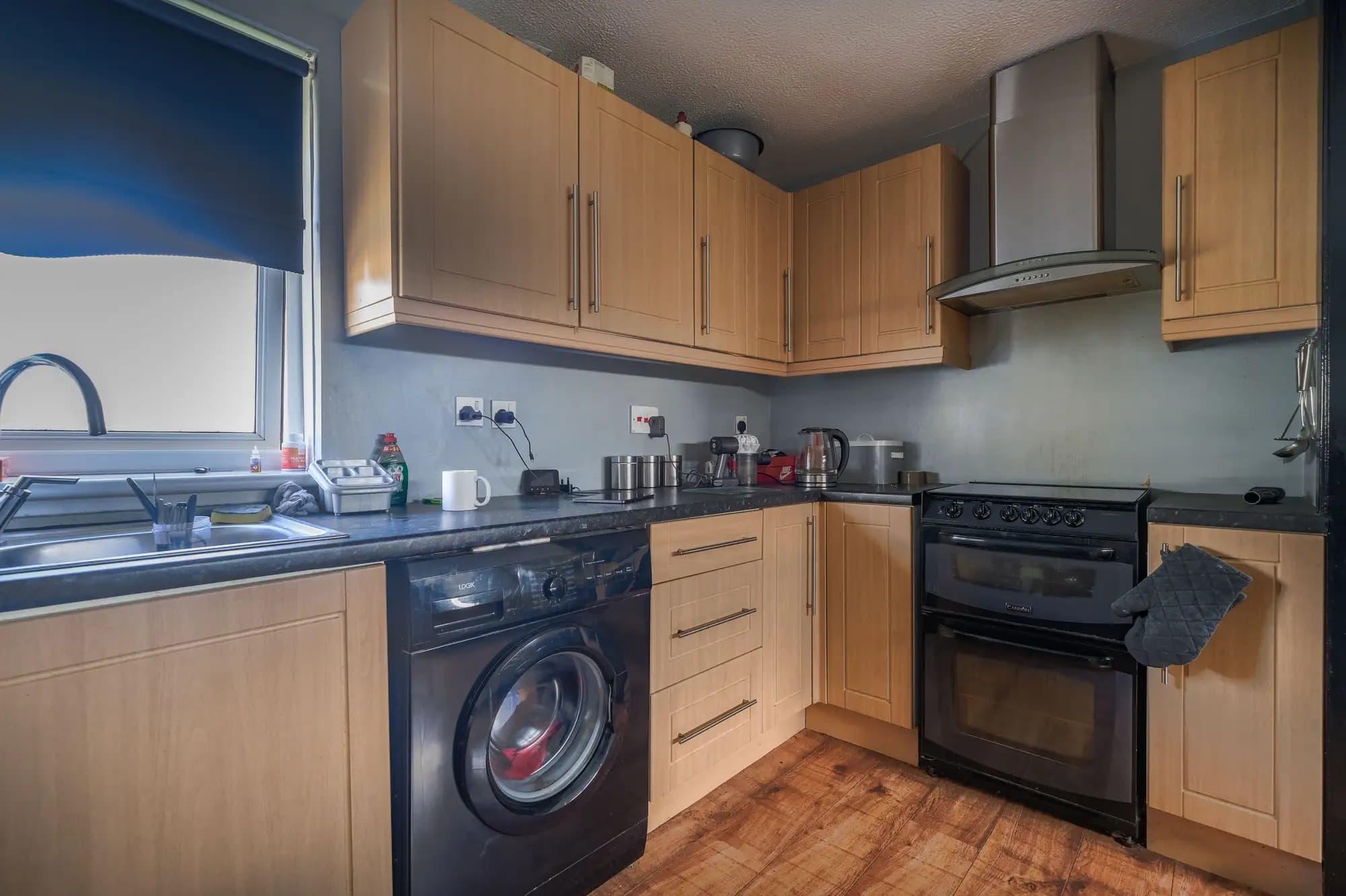 property photo 5 of 16