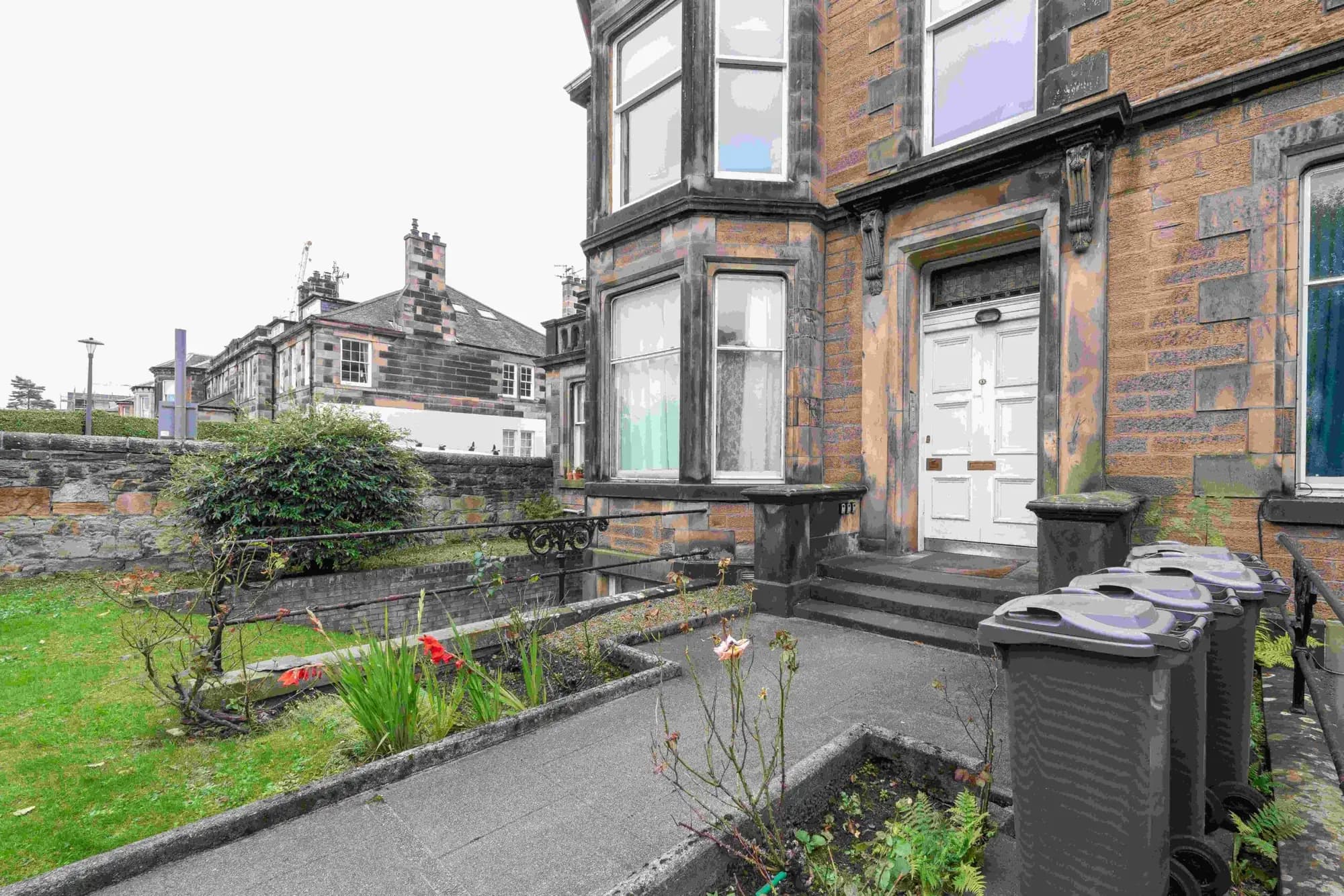 property photo 10 of 12
