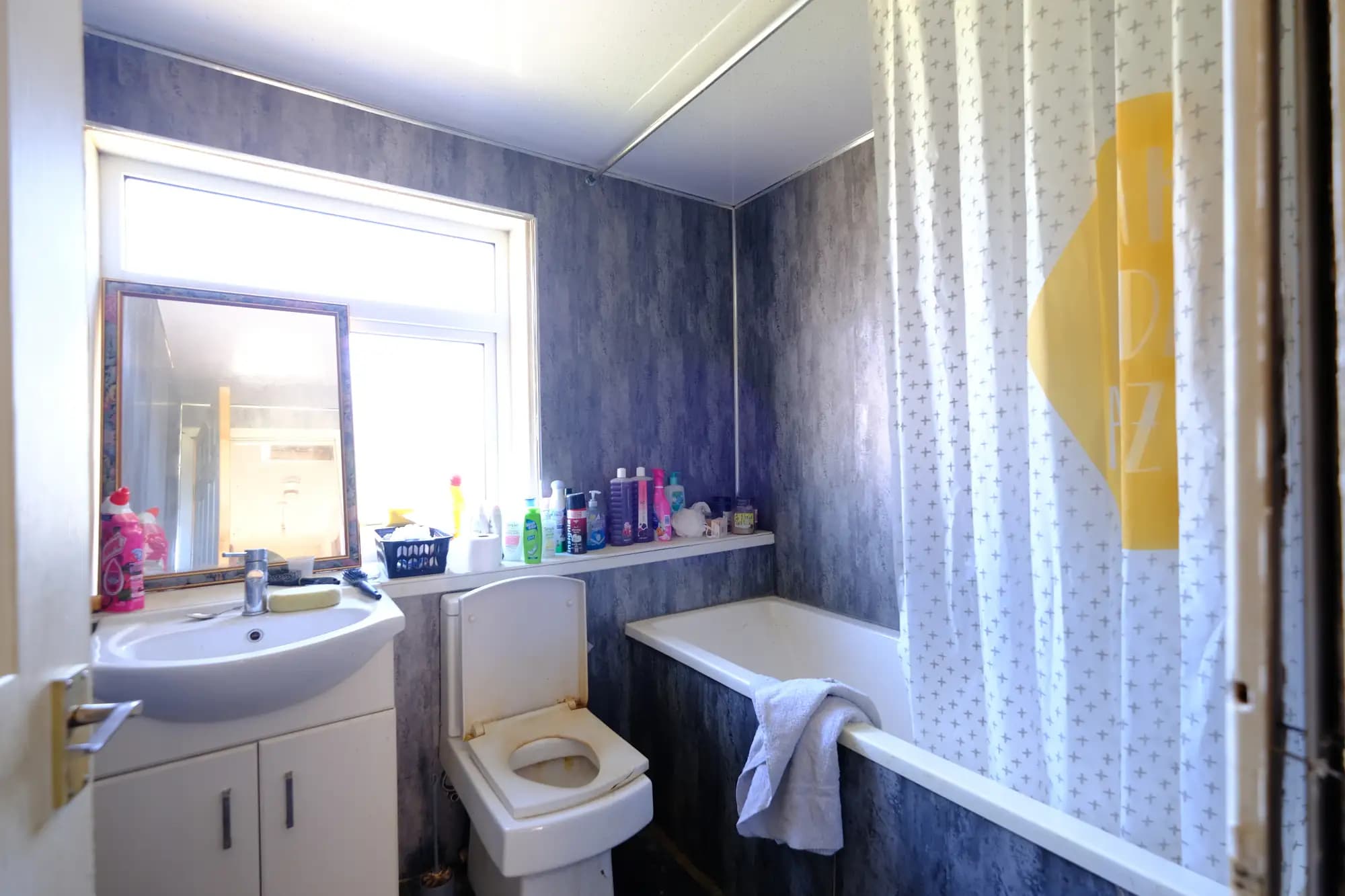 property photo 5 of 18