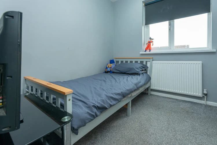 property photo 11 of 26