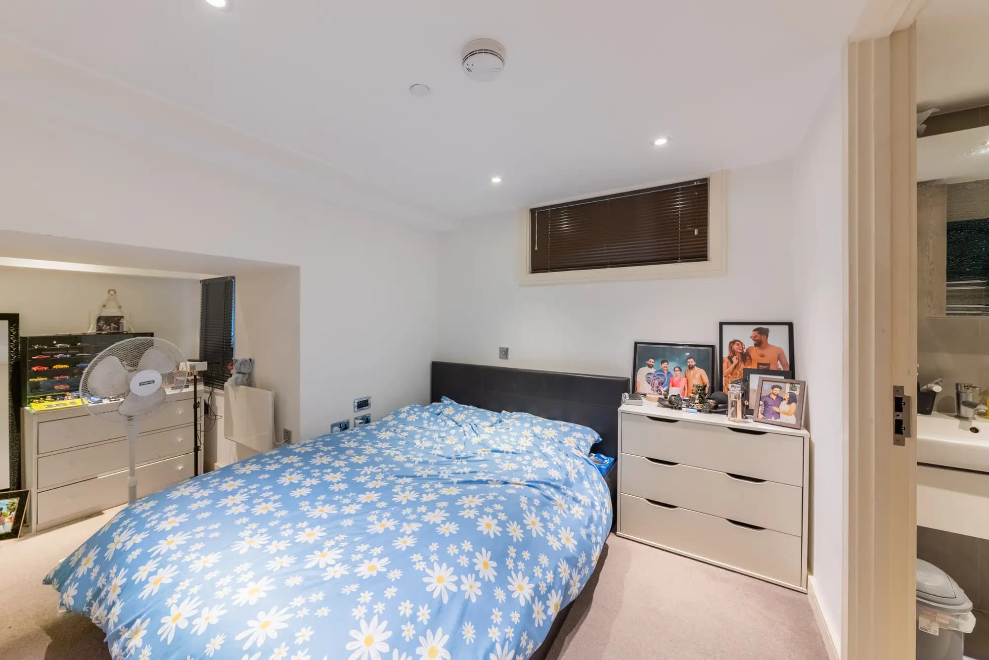 property photo 11 of 19